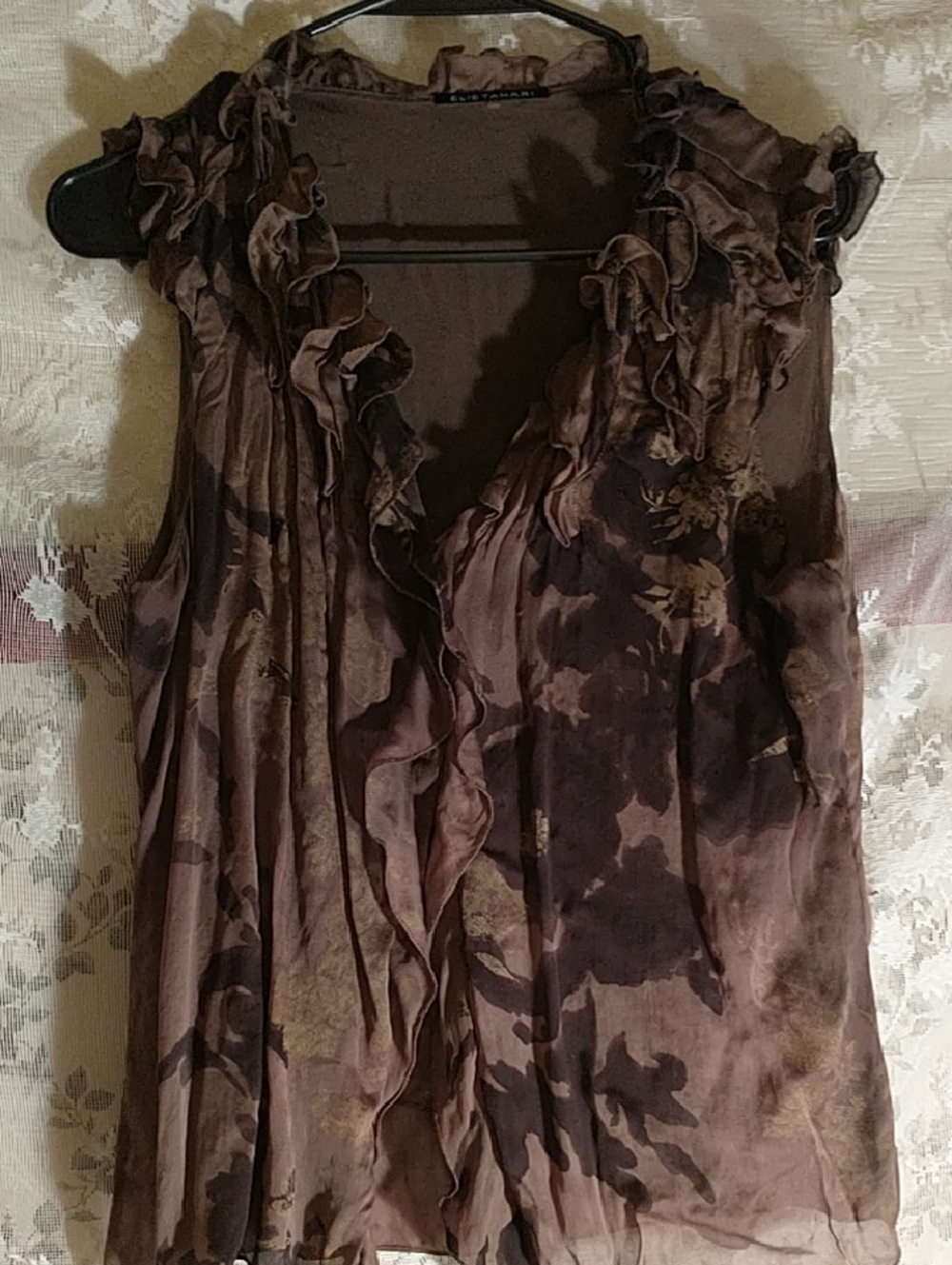 Elie Tahari Sleeveless Button Ruffled V Neck Brown Silk Blouse Leaf Design Sz lg